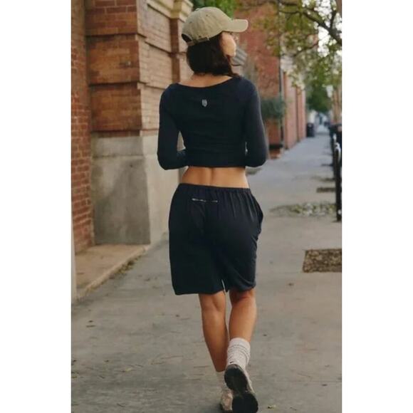 NEW Free People FP Movement Hot Shot Easy Set Medium Black Long Sleeve Shorts - Picture 2 of 10